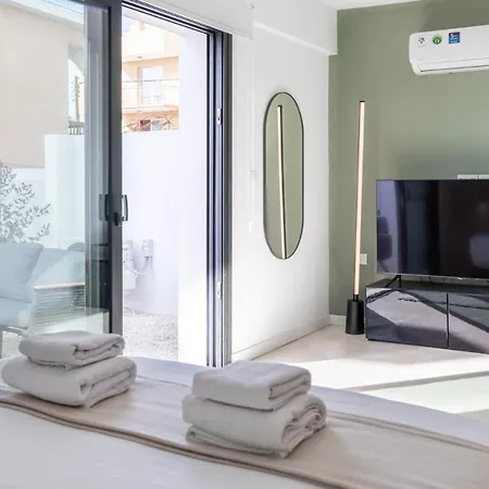 Апартаменты Nilea Court Iv Studio